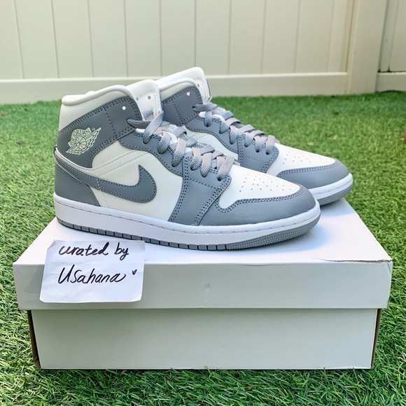 Nike Air Jordan 1 mid grey white shoes (rare) - Picture 2 of 4